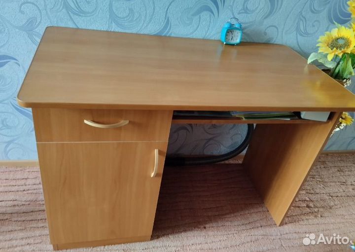 Письменный стол