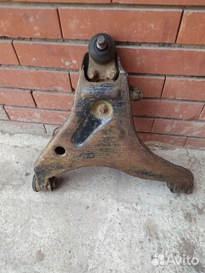 Рычаг нижний правый mitsubishi l 200