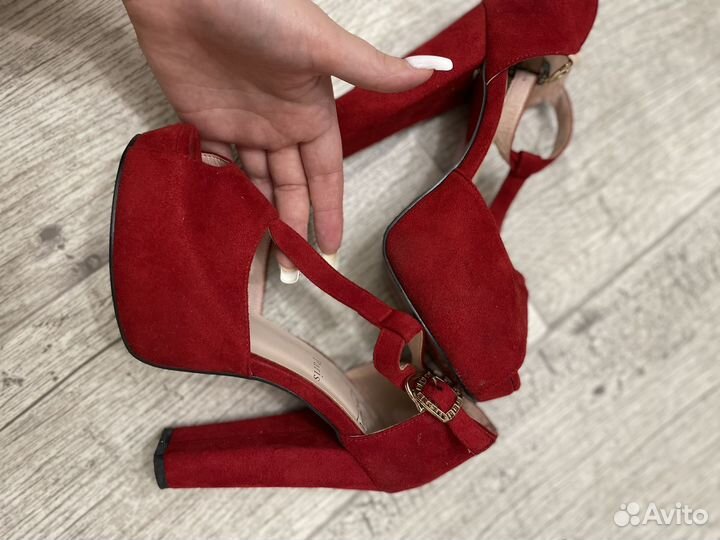 Обувь женская 38 размер