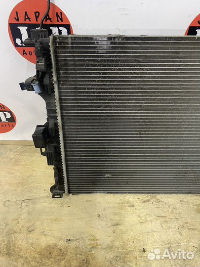 Радиатор охлаждения Volvo XC60