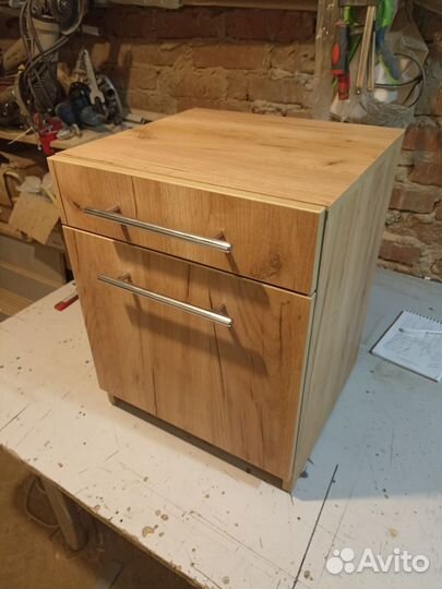 Тумба прикроватная