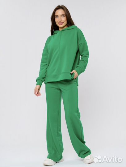 Женский спортивный костюм