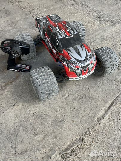 Машинка на радиоуправлении Traxxas E-Maxx