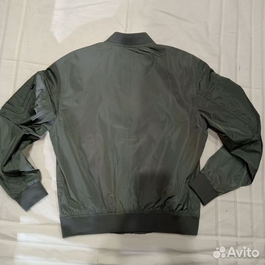 Размер М, Мужская Куртка,ветровка, бомбер Бершка