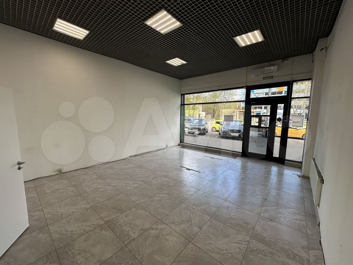 Стрит ритейл у метро, 51 м²