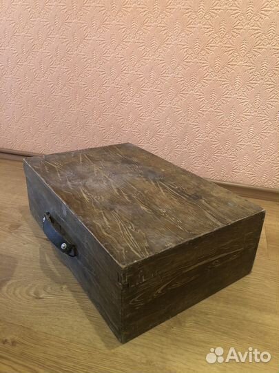 Чемодан старинный деревянный,в хорошем состоянии