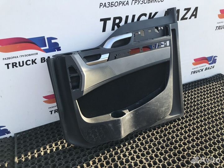 81626306110 Обшивка двери правой Man TGX