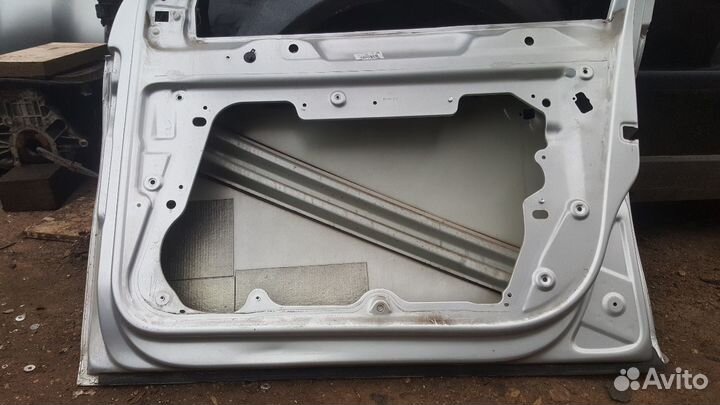 Дверь передняя правая vw golf 6 гольф VI серая