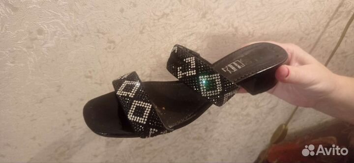 Босоножки и сабо женские