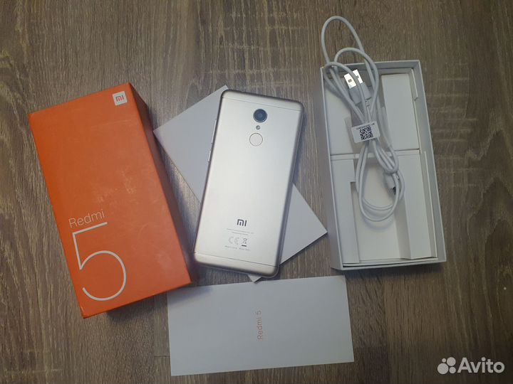 Xiaomi Redmi 5, 2/16 ГБ