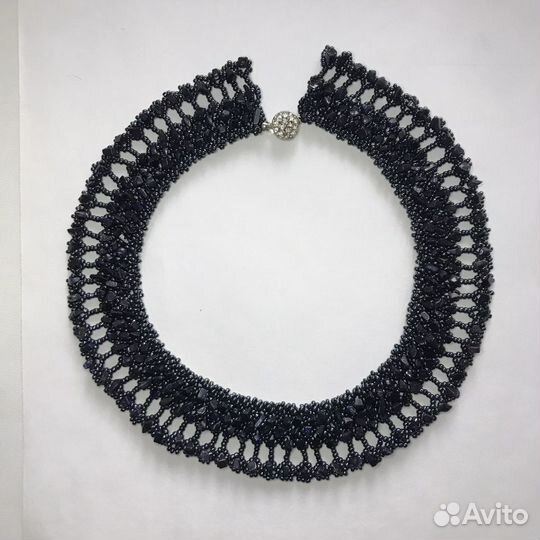 Колье и серьги из чёрного бисера