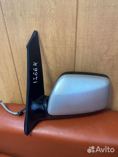 Toyota avensis verso левое боковое зеркало