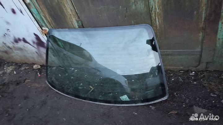 Стекло заднее Volkswagen Passat b3 b4 седан