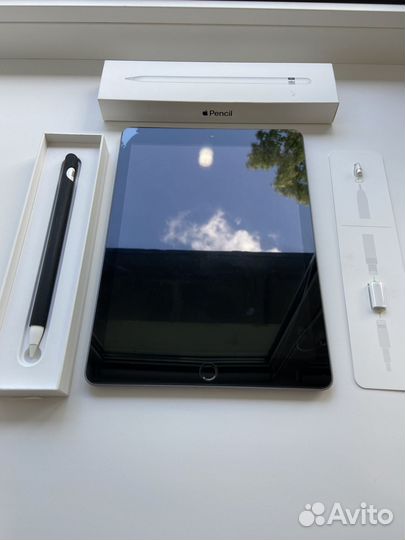 iPad 2018 (6-поколение) WiFi + pencil 1 (оригинал)