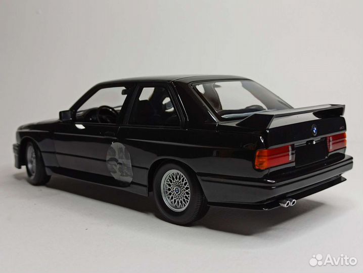 Bmw M3 (E30) Street Black 1987 Minichamps 1:18