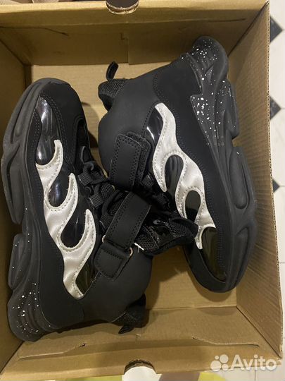 Кроссовки детские