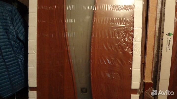 Двери межкомнатные,цвет-итальянский орех