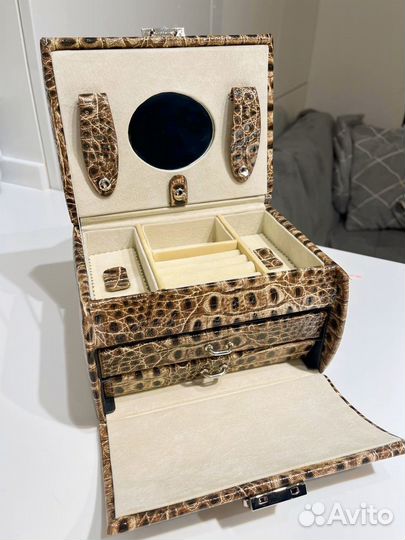 Шкатулка для украшений