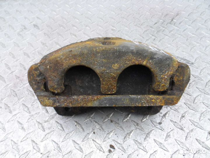 Суппорт передний левый Honda Pilot 2