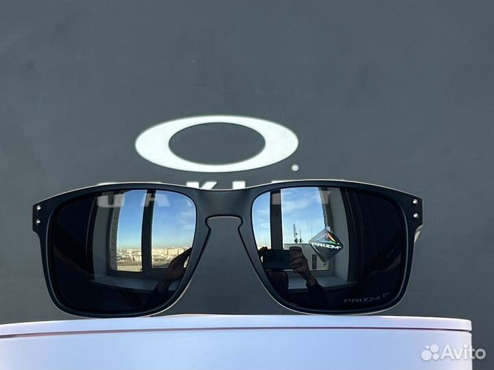 Солнцезащитные очки Oakley Holbrook Prizm Plrzd