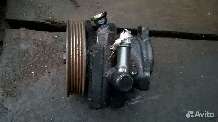 Насос гидроусилителя Toyota E11 4AFE