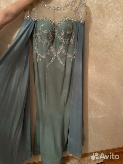 Вечернее платье