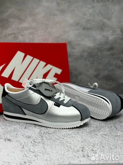 Кроссовки Nike cortez