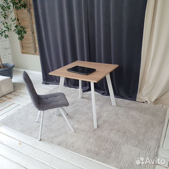 Письменный стол Ник Дуб 80*80 см. Белые ножки