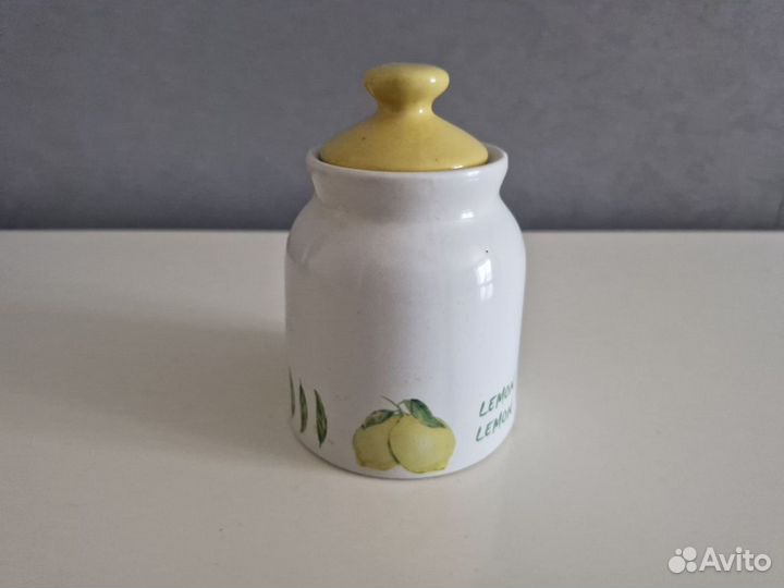 Банка для хранения сыпучих продуктов, сахарница