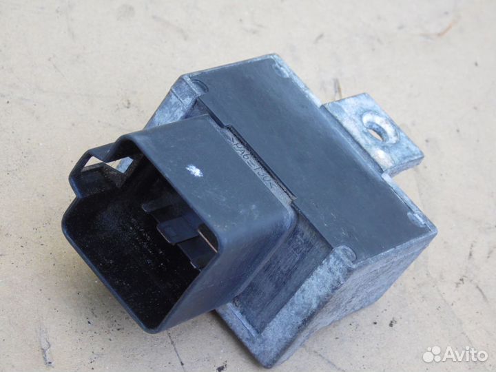 Реле свечей накала Рено Меган Сценик 2