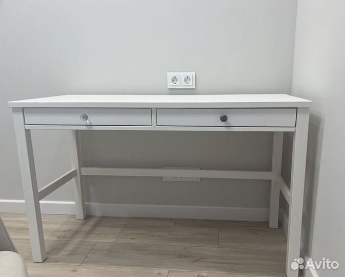 Письменный стол IKEA