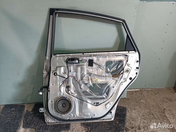 Дверь правая Toyota Prius NHW20