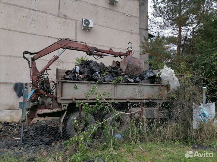 Вывоз мусора. Самопогрузчик