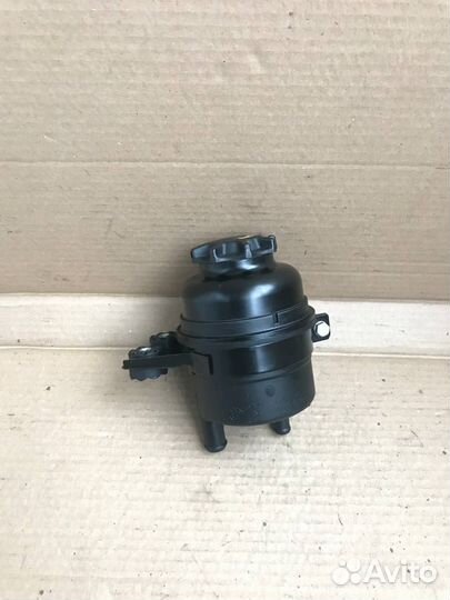 Бачок гидроусилителя BMW 1-Series (E87)