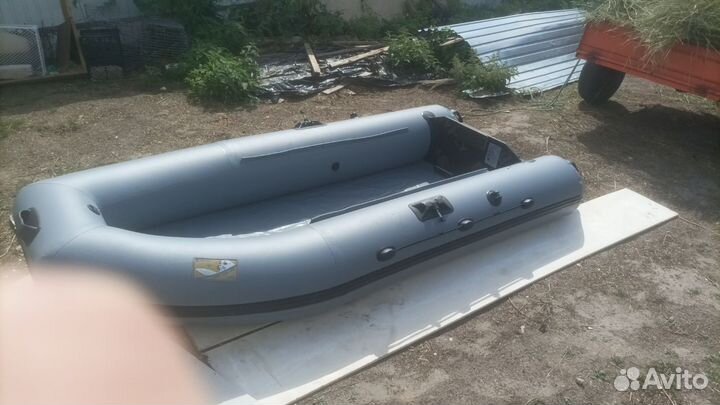 Лодка надувная с мотором