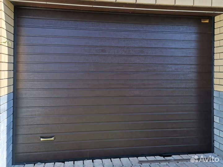 Секционные ворота для гаража
