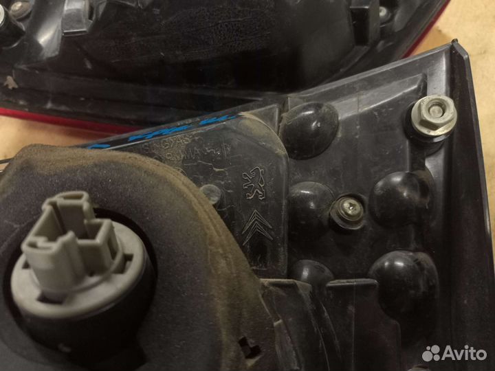 Фонари крышки багажника Peugeot 4007