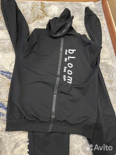 Спортивный костюм женский