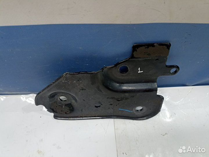 Кронштейн балки передний левый Renault Kaptur RBA