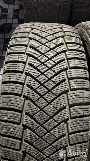 Pirelli Ice Zero 245/45 R19 102H