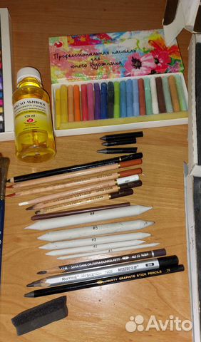 Худож. материалы: масло, карандаши, пастель,кисти