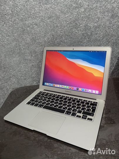 Мощный Macbook air 13 (i5/ssd256)