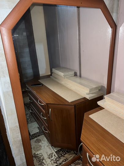 Комод и Зеркало