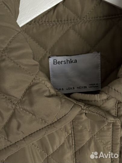 Куртка стеганая женская 42 Bershka