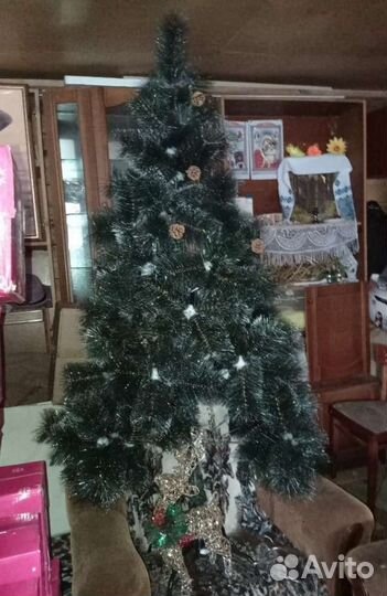 Искусственная сосна с шишками