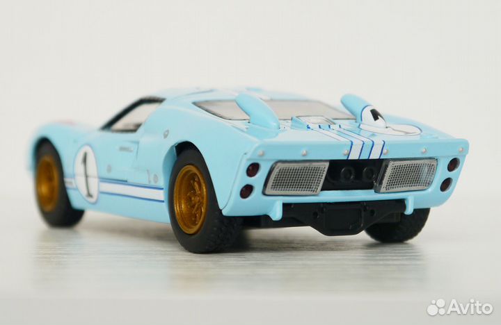 Машинка 1966 Ford GT40 MK II металл Kinsmart 1/32