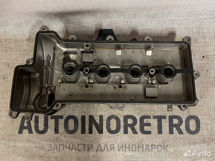 Клапанная крышка Toyota Yaris 112010J010