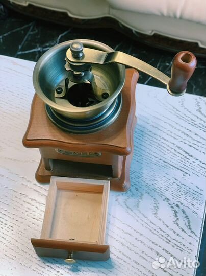 Кофемолка ручная винтаж