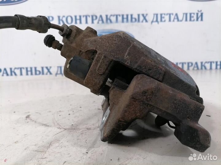 Суппорт передний правый Ford Focus 3 2011