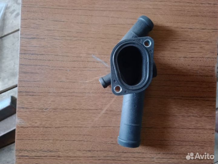 PA6.6-GF30 тройник системы охлаждения